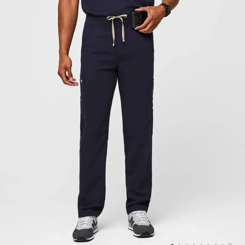 Men's Figs Axim Cargo Scrub Pants - Navy